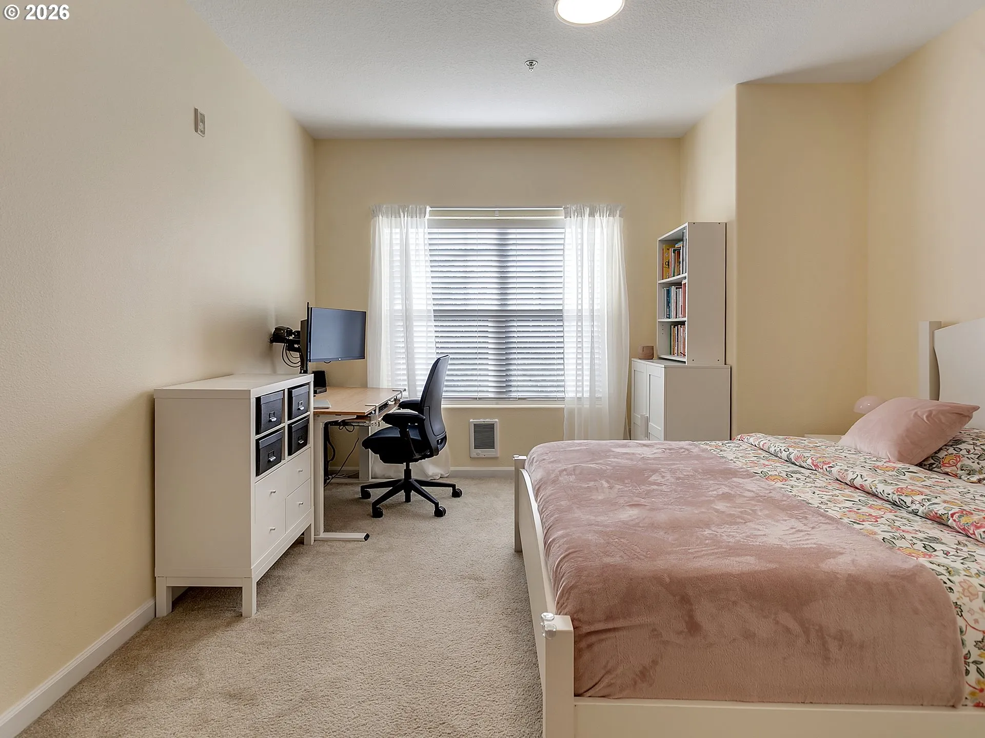 Bedroom, Primary