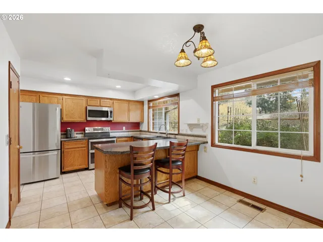 Kitchen/Nook-Eating Area