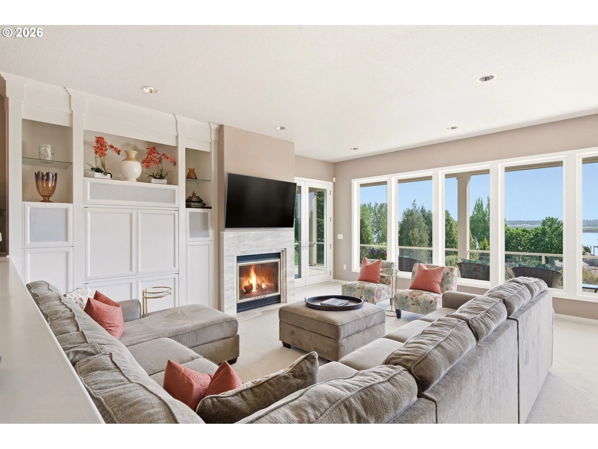 Living Room-Fireplace