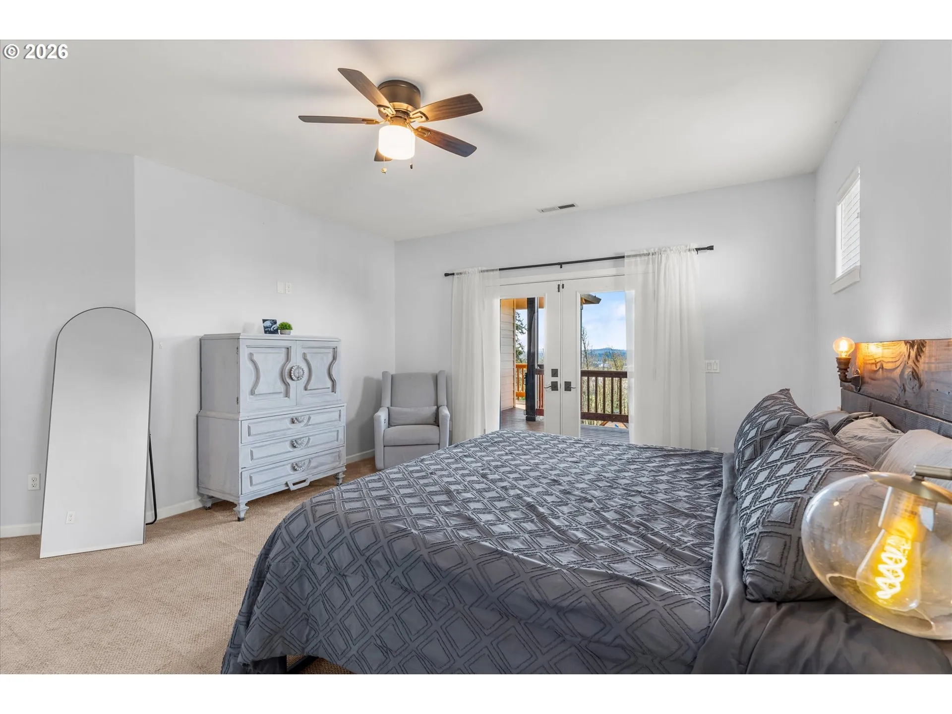 Bedroom, Primary