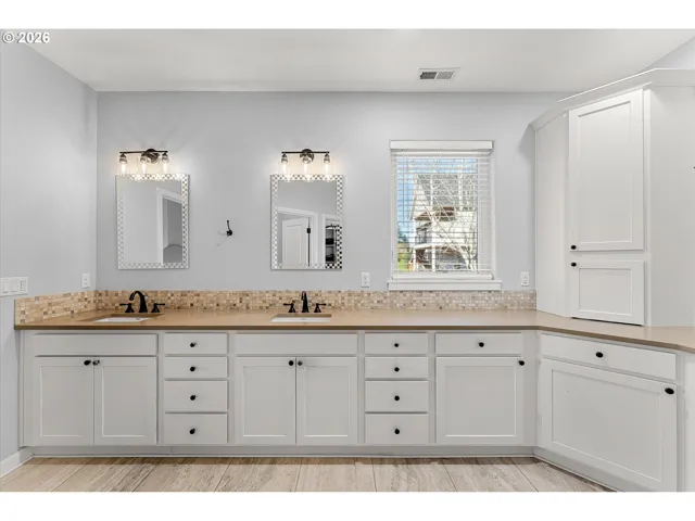 Bathroom, Attached