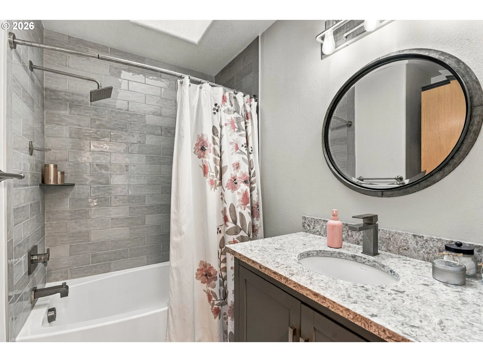 Bathroom-Upper