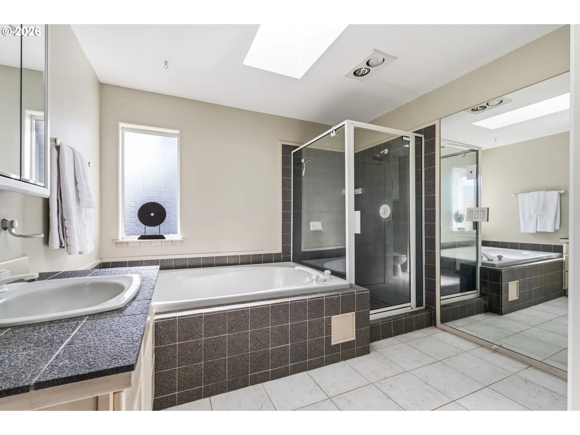 Bathroom, Attached-Garden Tub