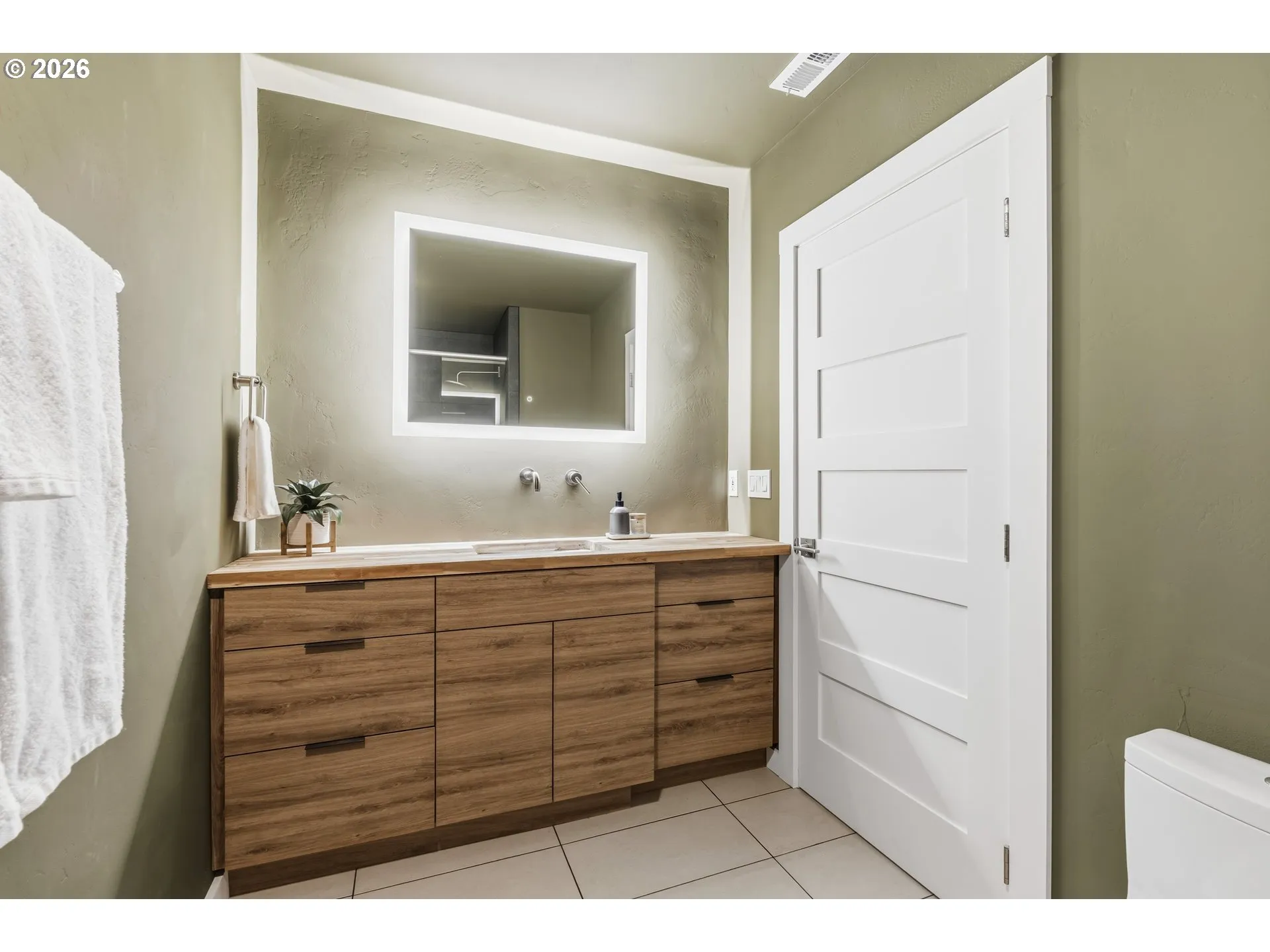Bathroom-Lower