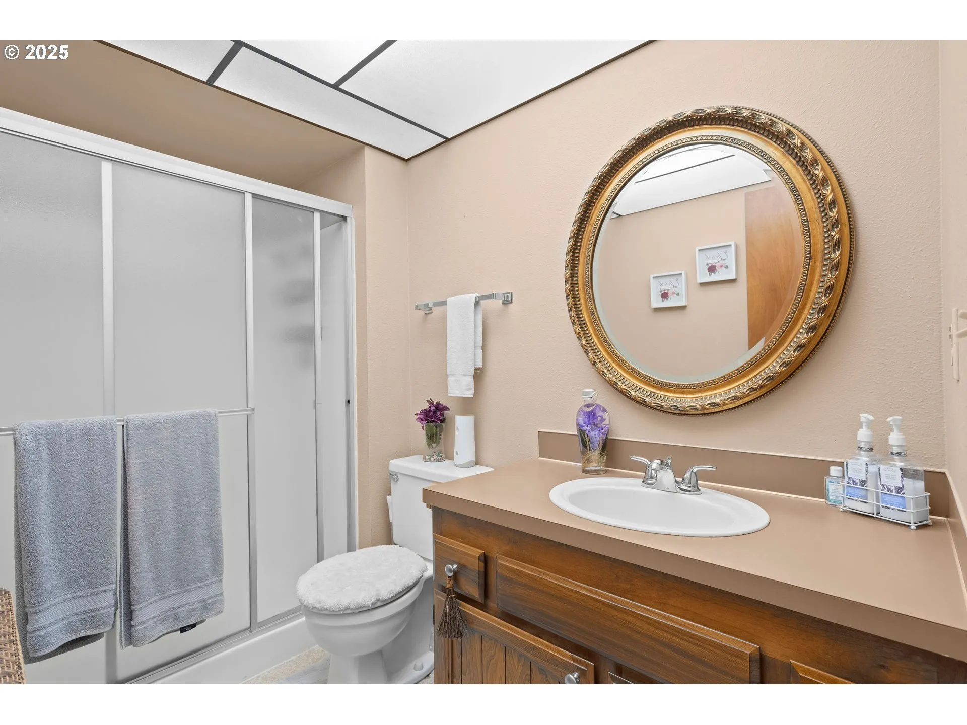 Bathroom-Hall