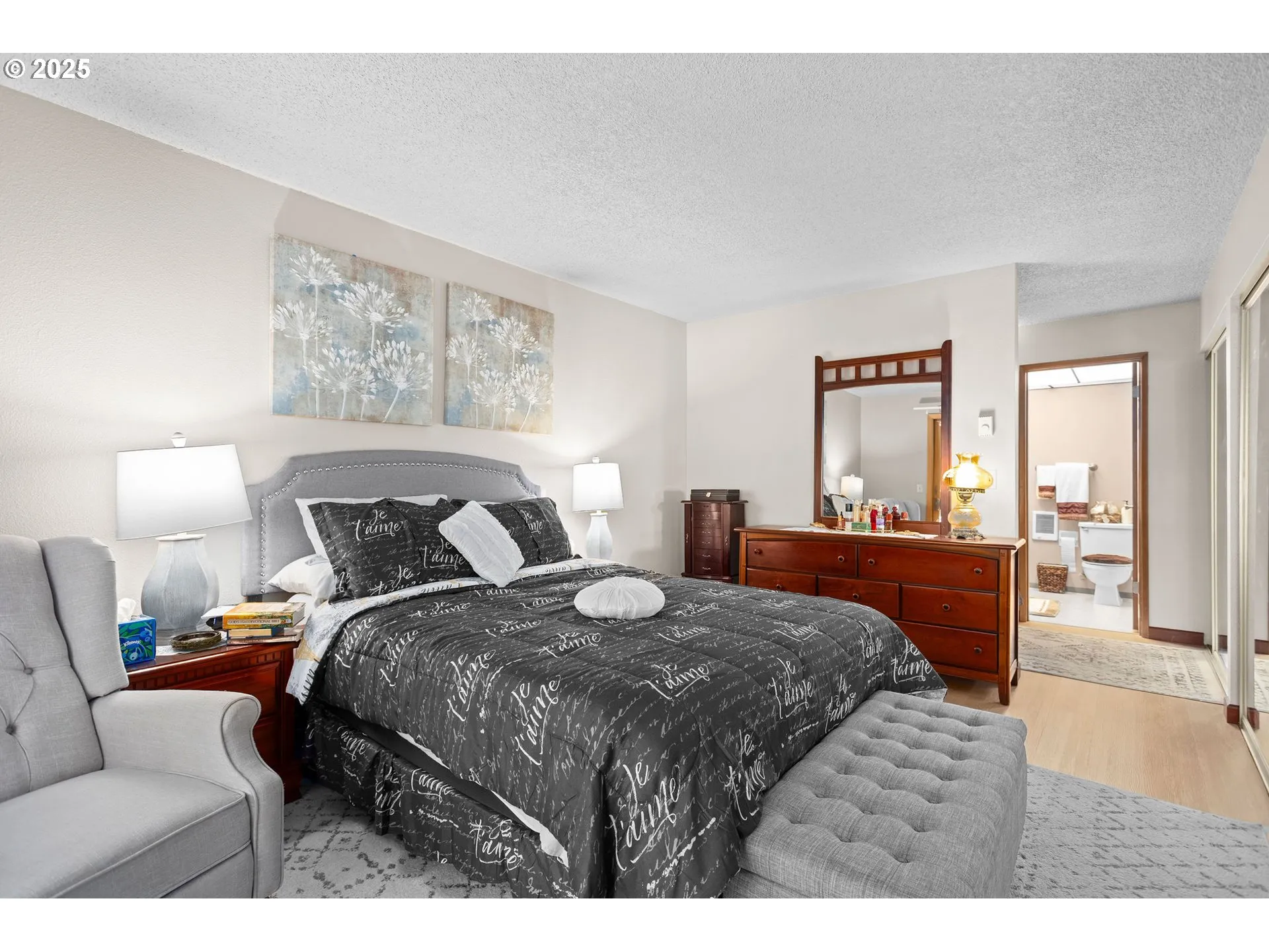 Bedroom, Primary
