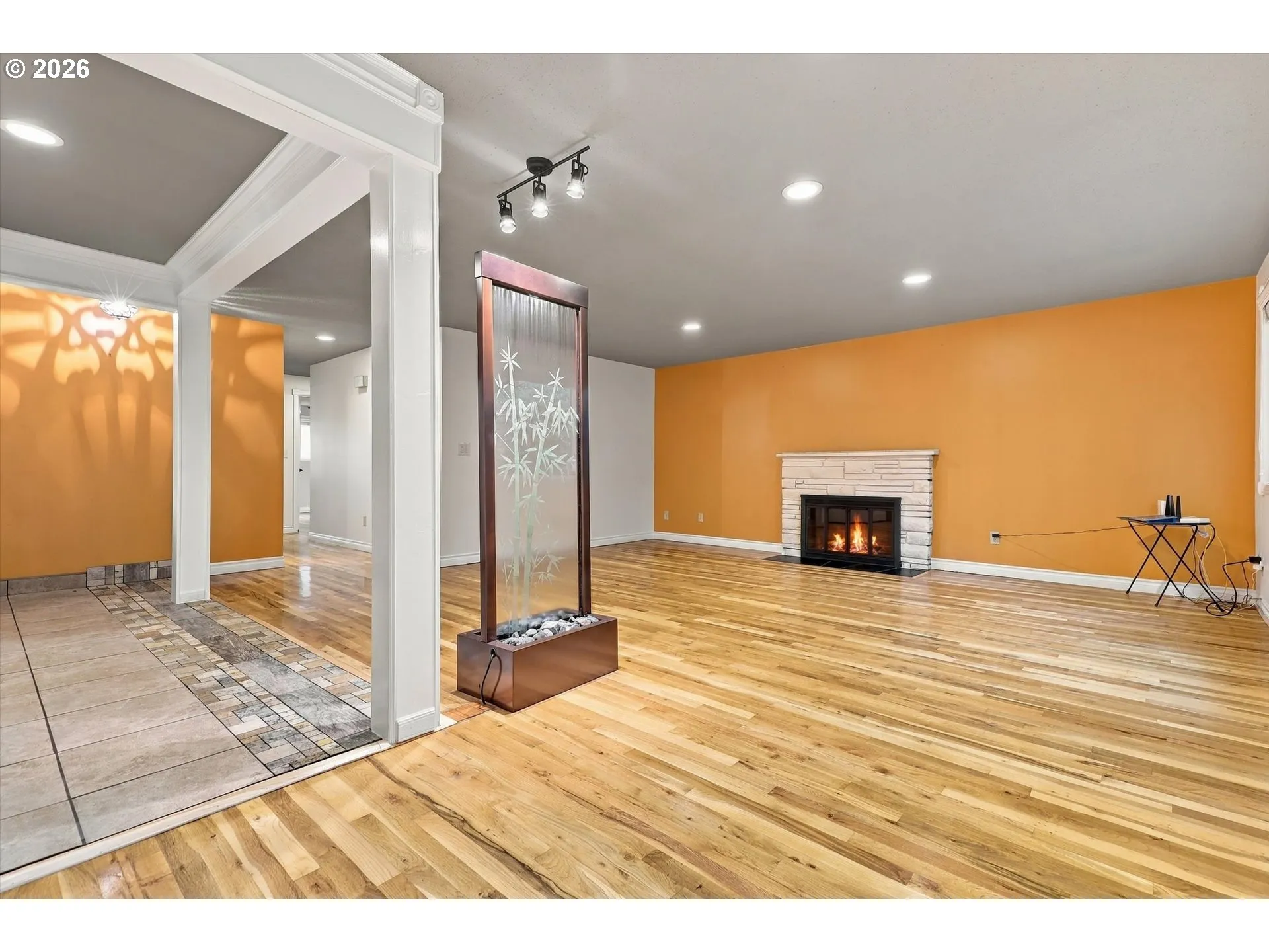 Living Room-Fireplace