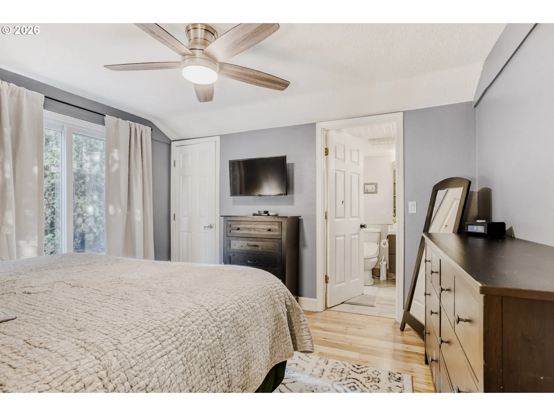 Bedroom, Primary