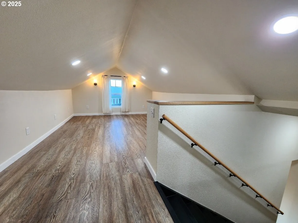 Bedroom-Upper