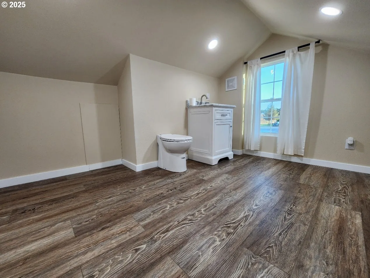 Bathroom-Upper