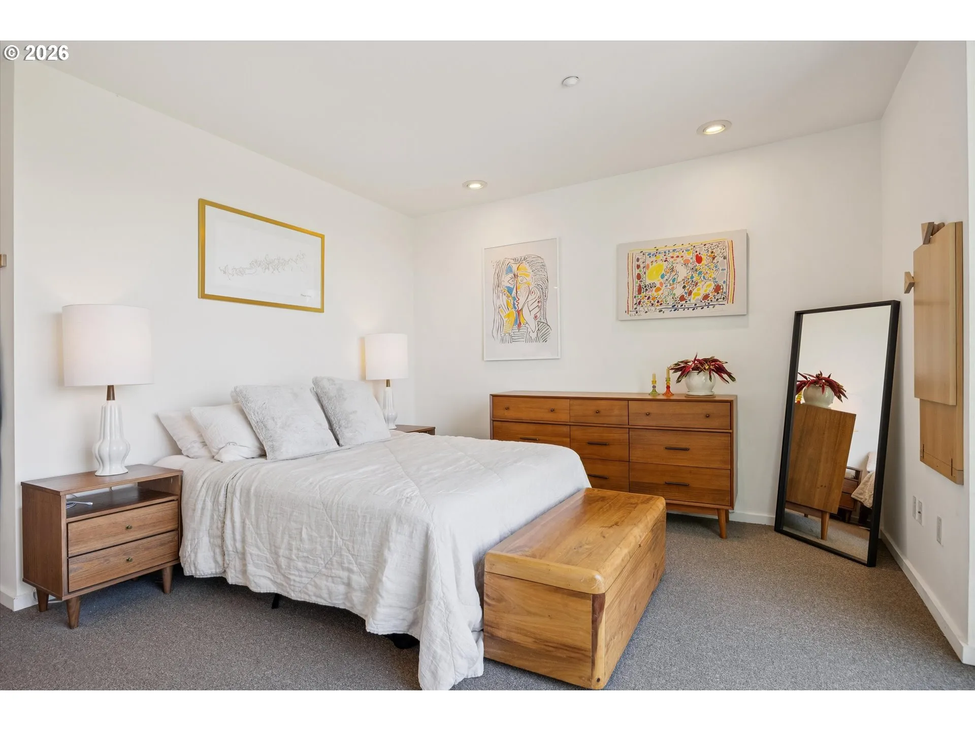 Bedroom, Owner's Suite-Vaulted Ceilings