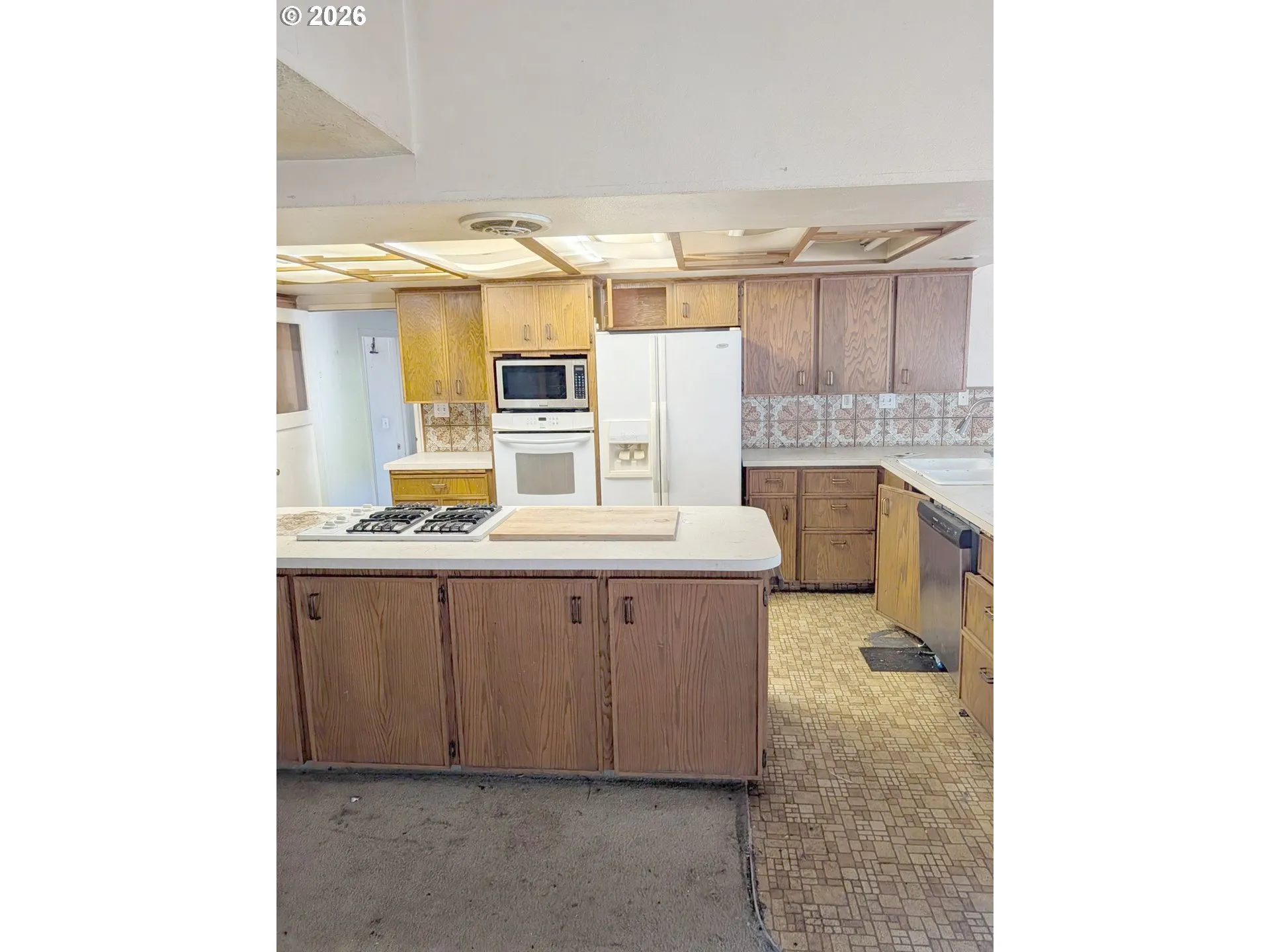 Kitchen-Cooking Island