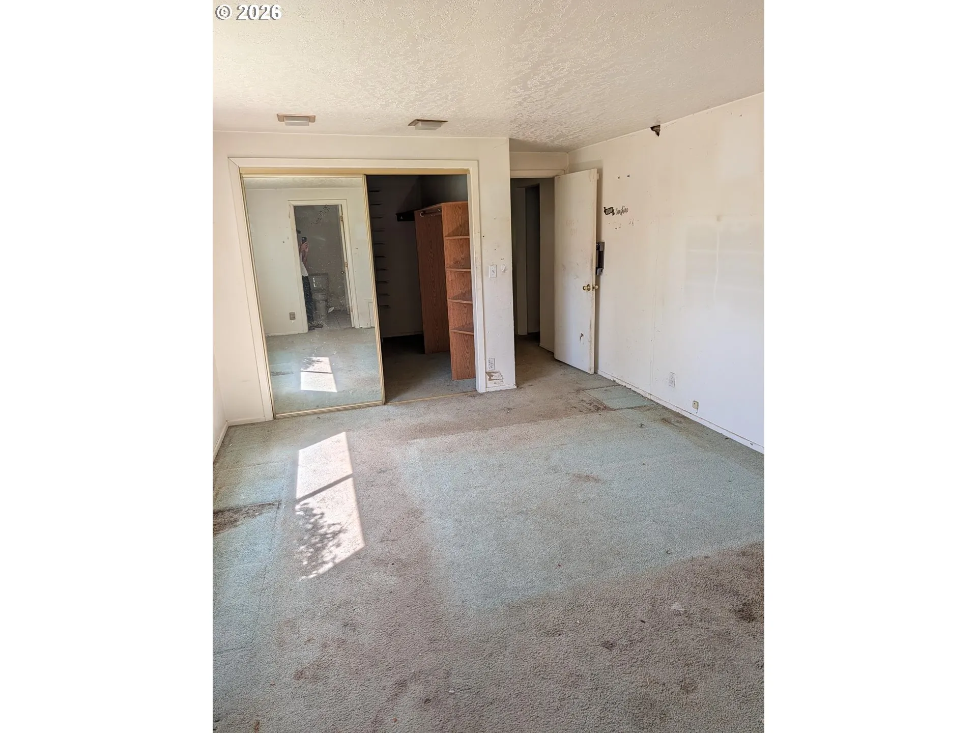 Bedroom, Owner's Suite-Walk-In Closet