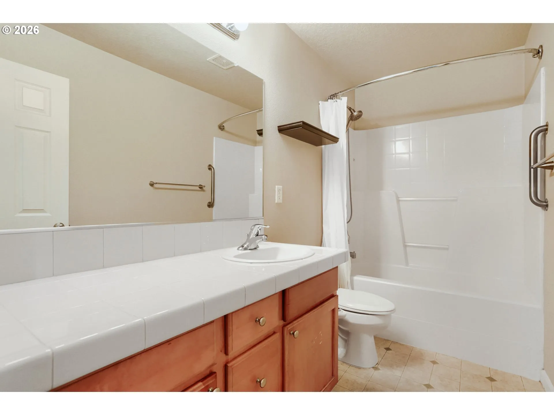 Bathroom-Upper