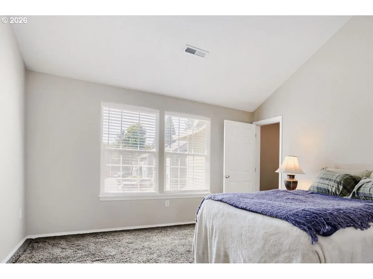 Bedroom, Owner's Suite-Vaulted Ceilings