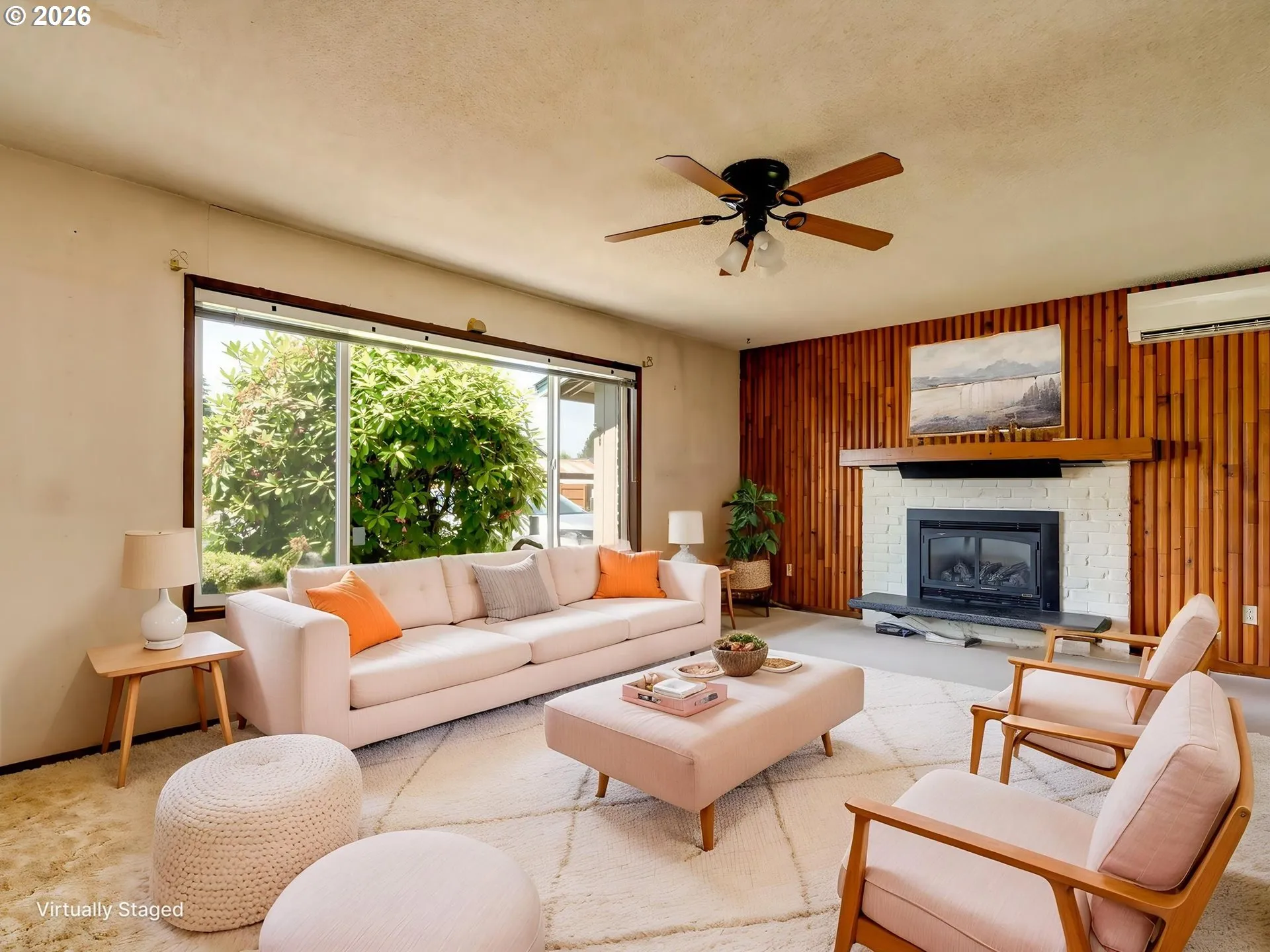 Living Room-Fireplace