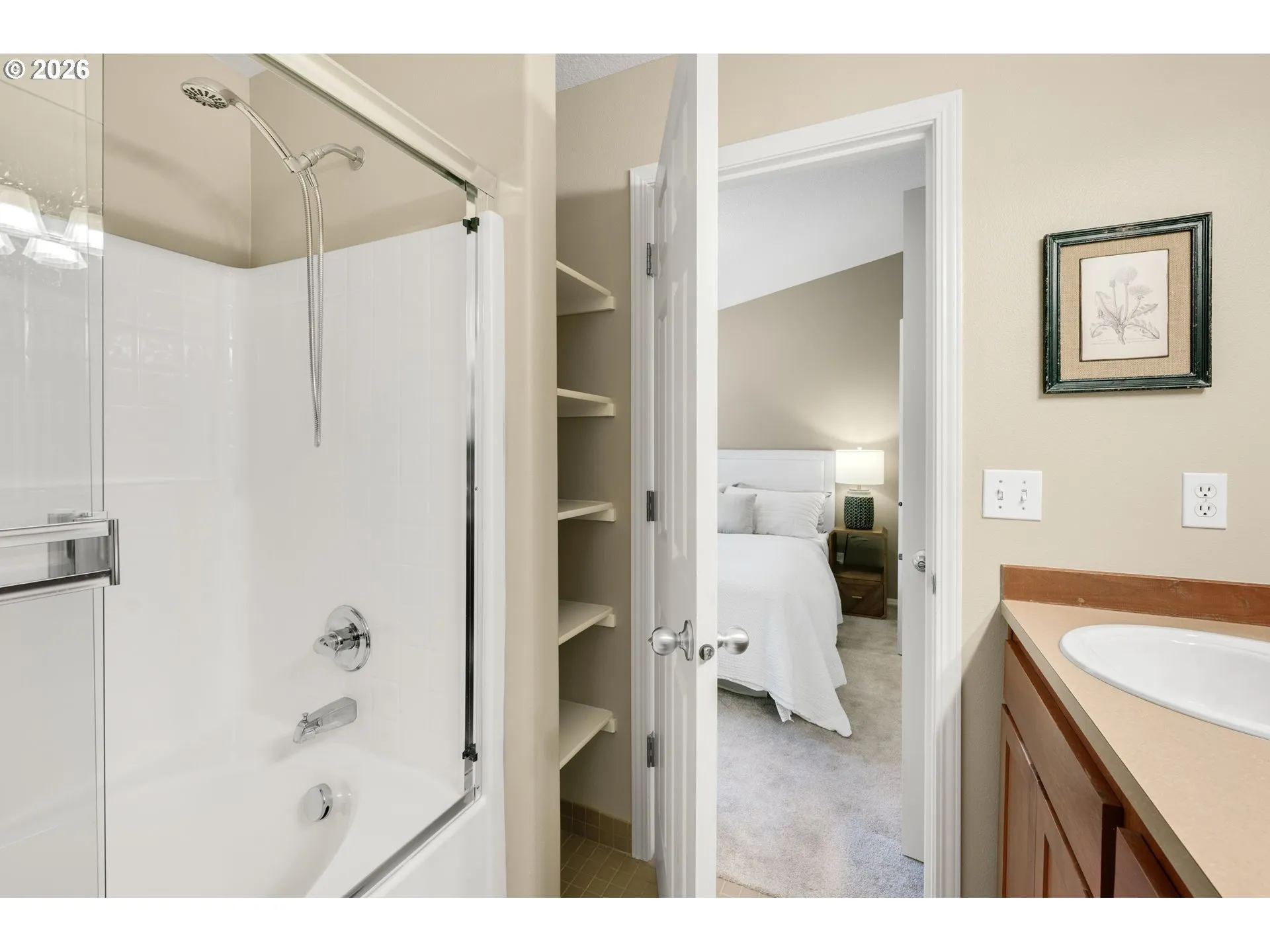 Bathroom, Attached-Upper