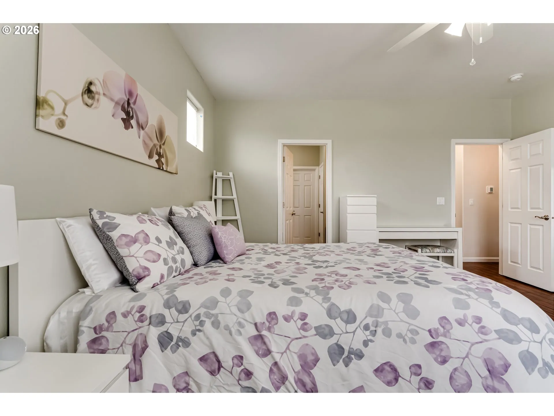Bedroom, Primary
