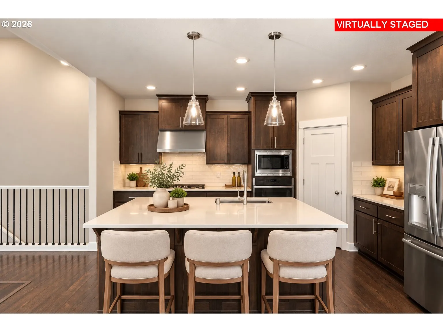 Kitchen-Breakfast Bar