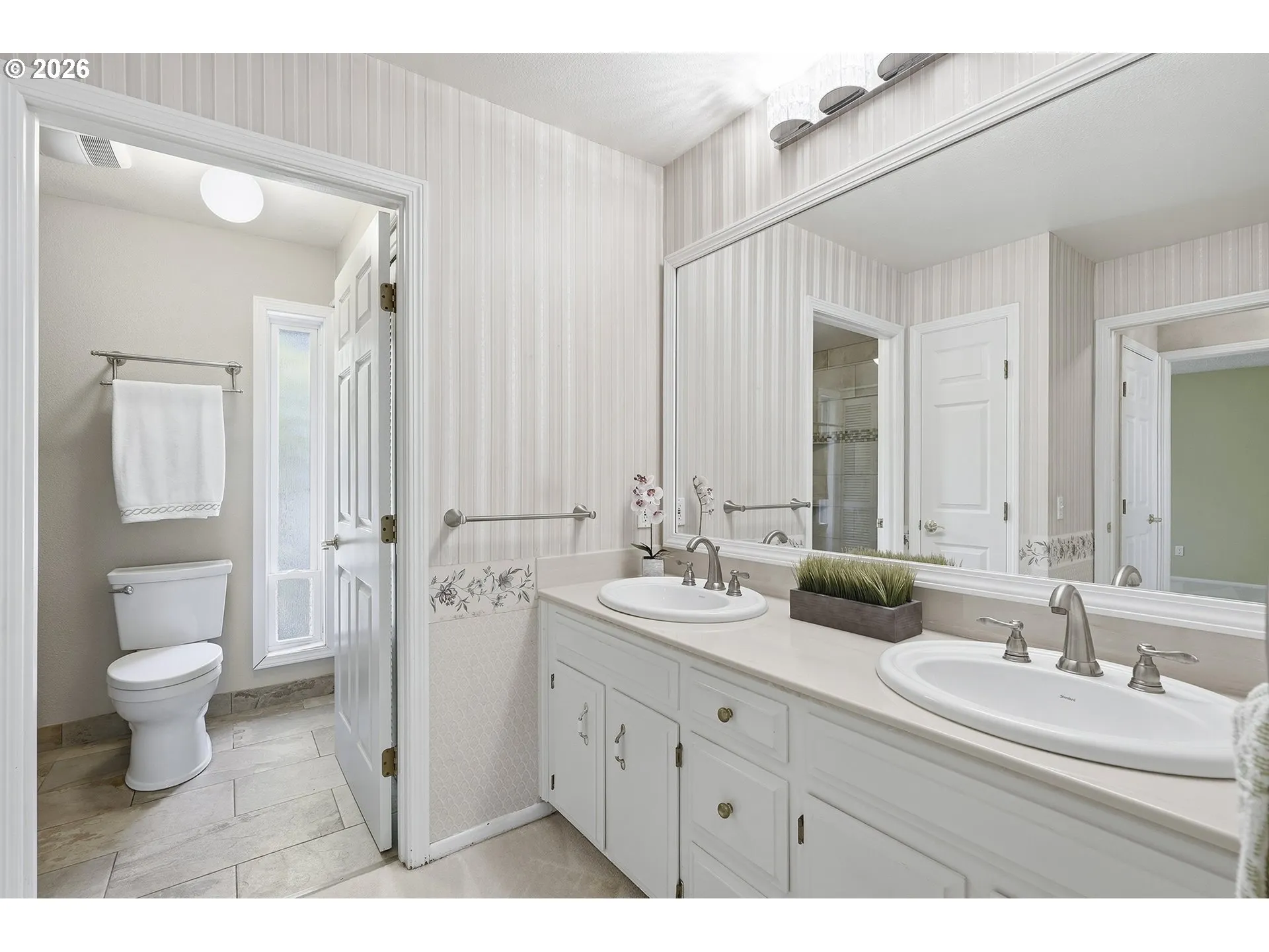 Bathroom, Continental