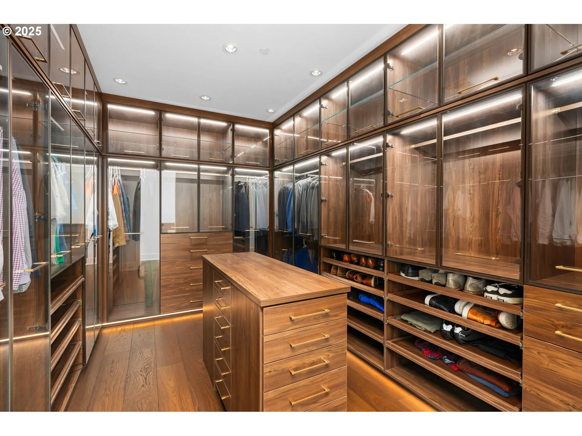 Bedroom, Primary-Walk-In Closet