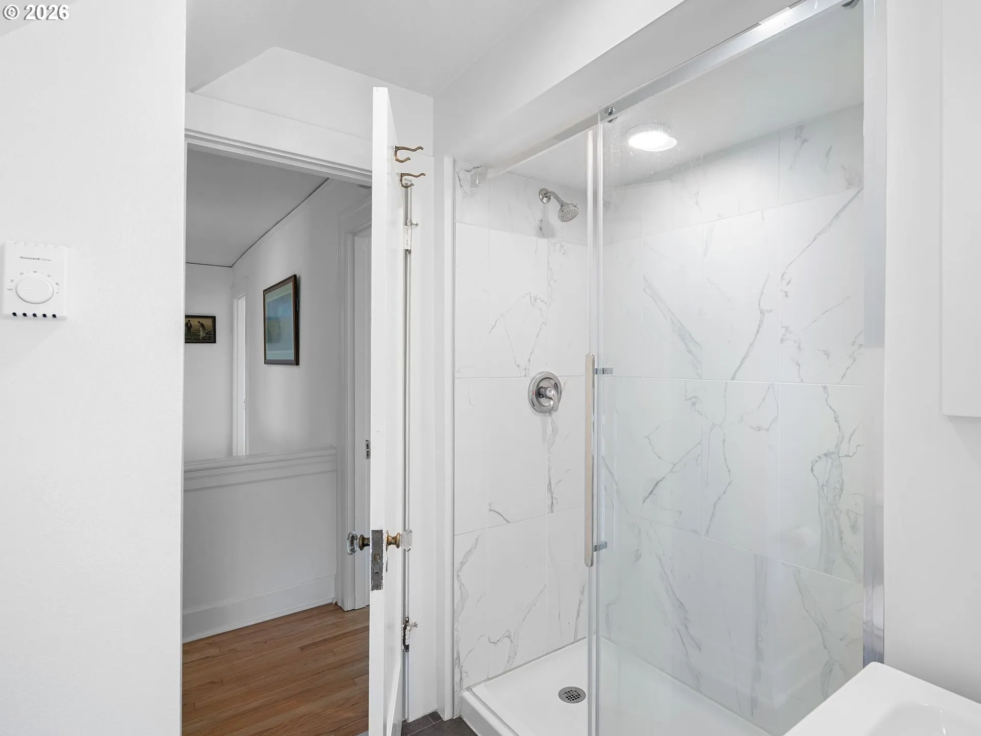 Bathroom-Walk in Shower