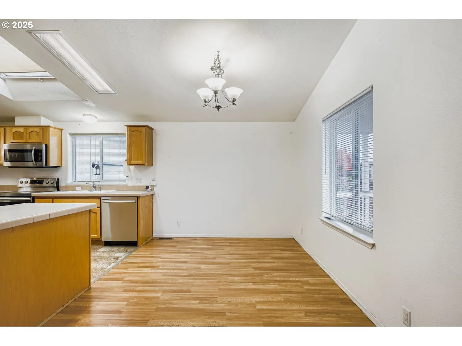Dining Room-Vaulted Ceilings