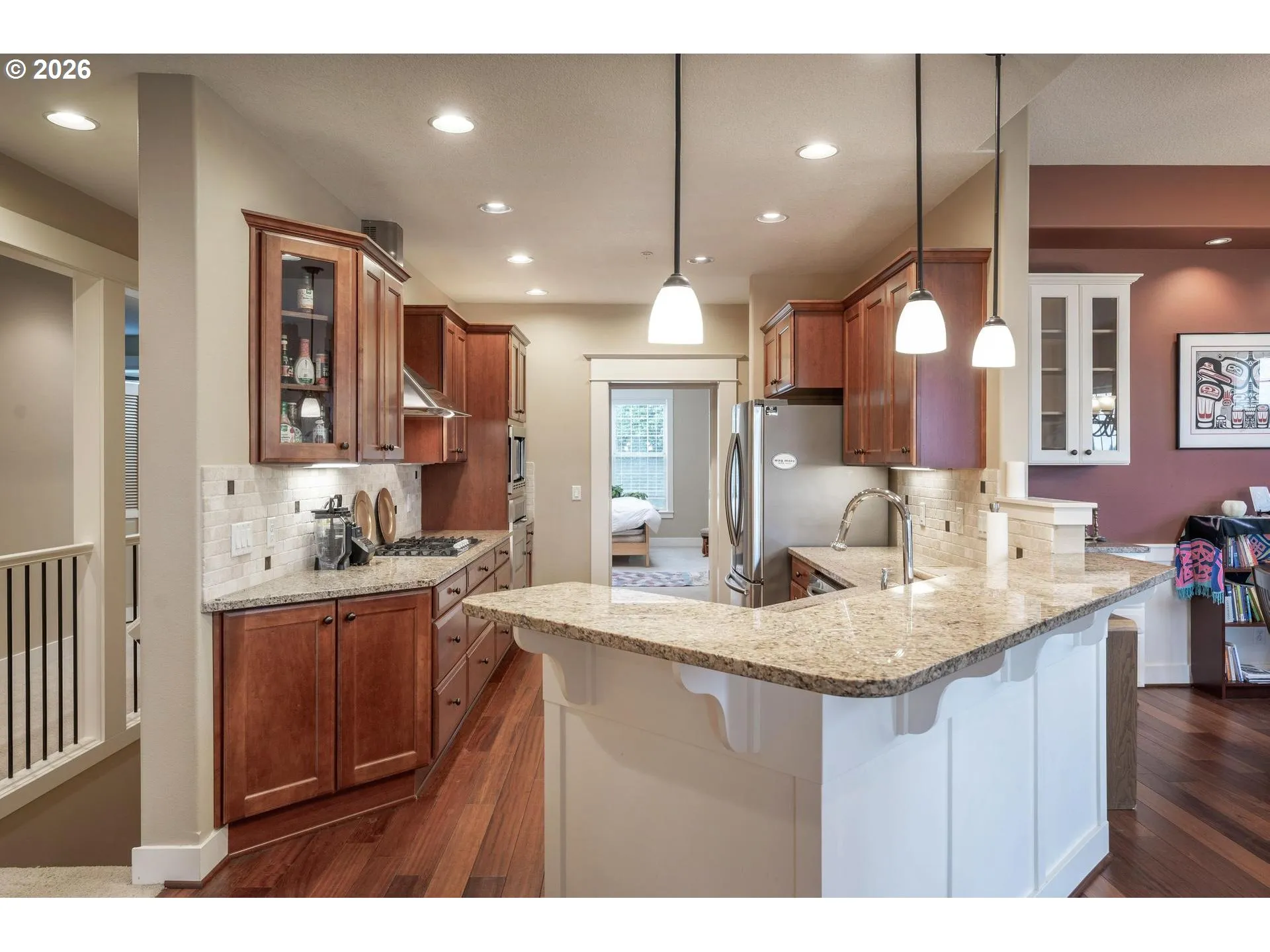 Kitchen-Breakfast Bar