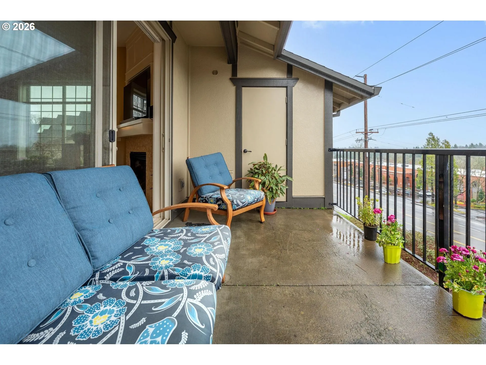 Balcony-Covered