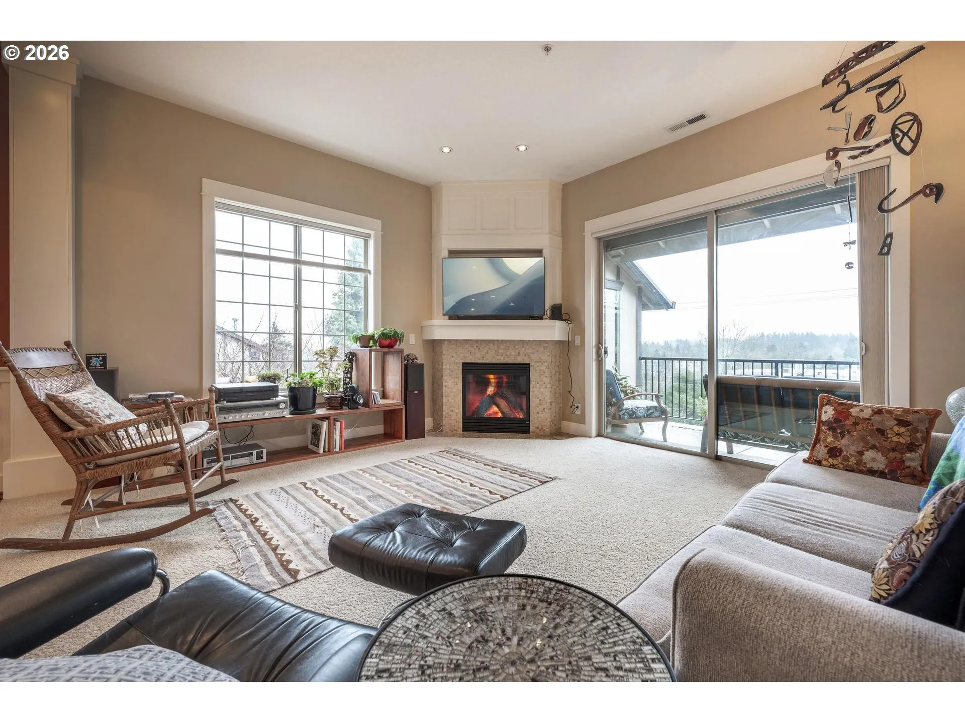 Living Room-Fireplace