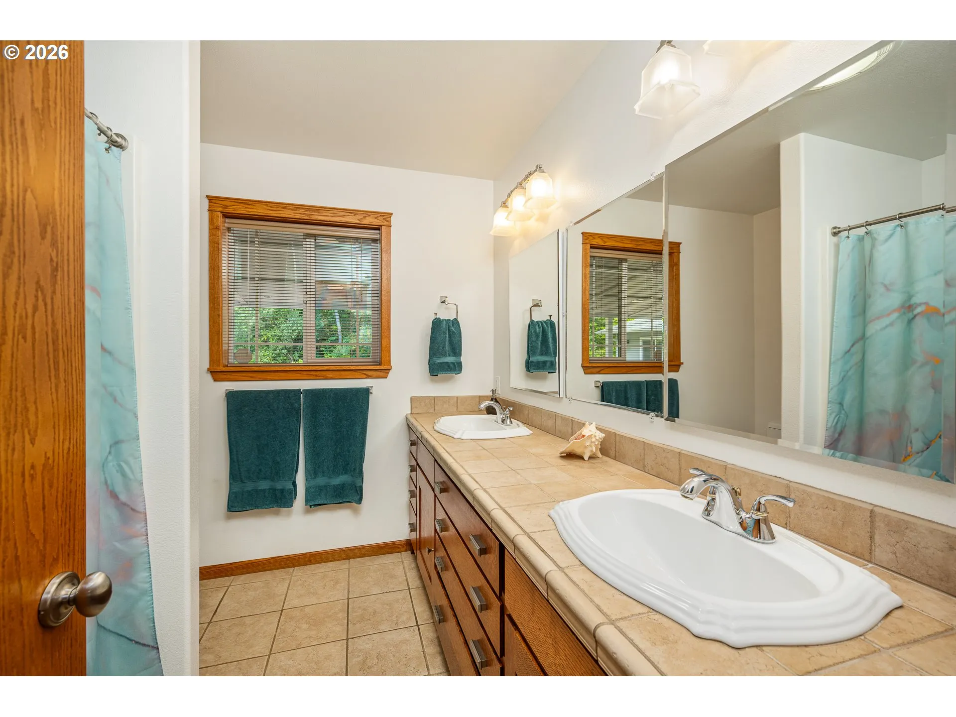 Bathroom, Attached-Double Sinks