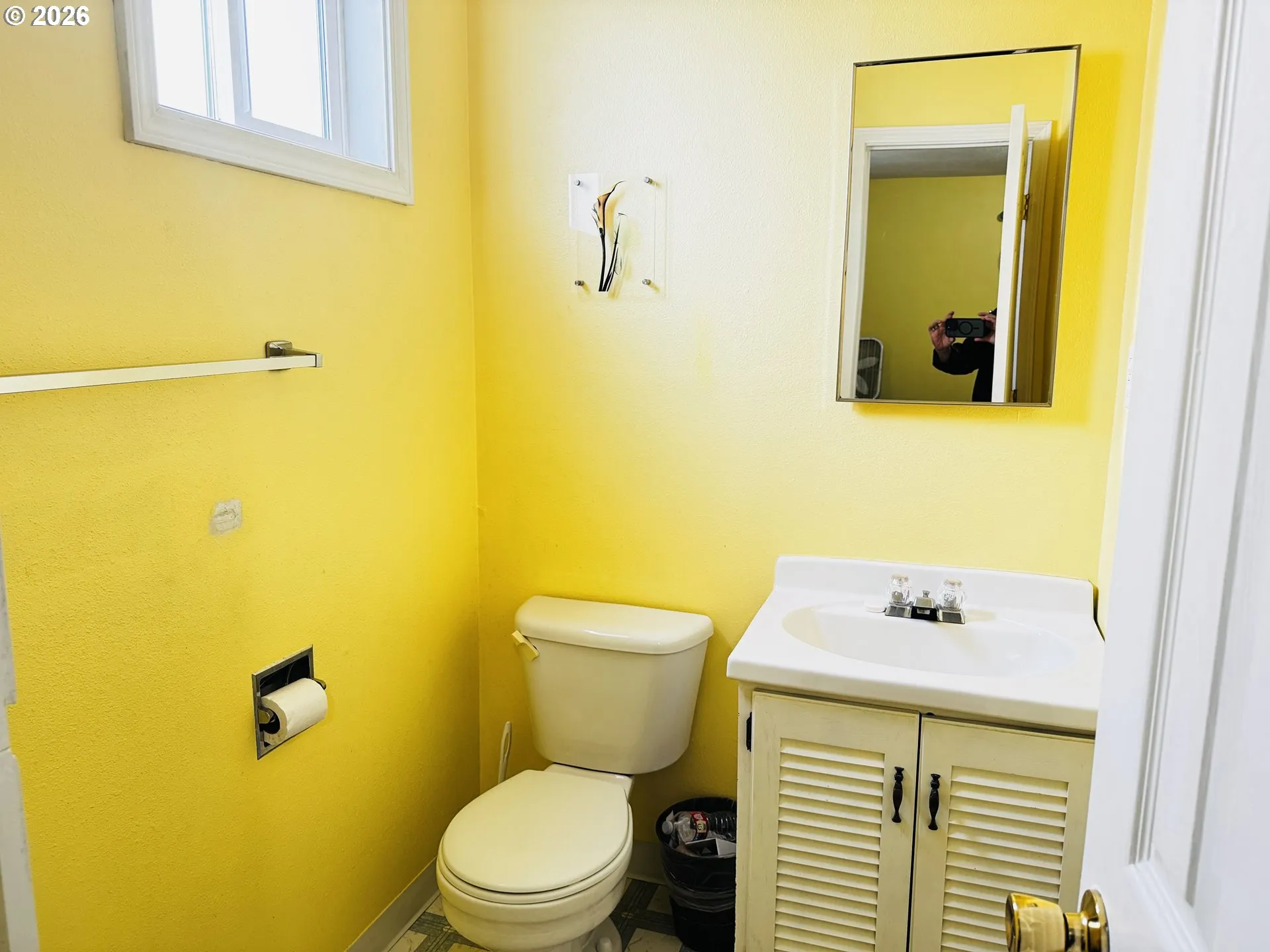 Bathroom, Attached-Half Bath