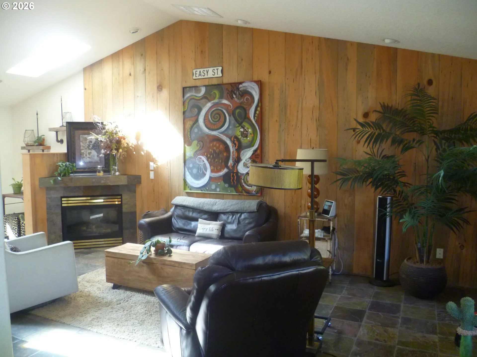 Living Room-Fireplace