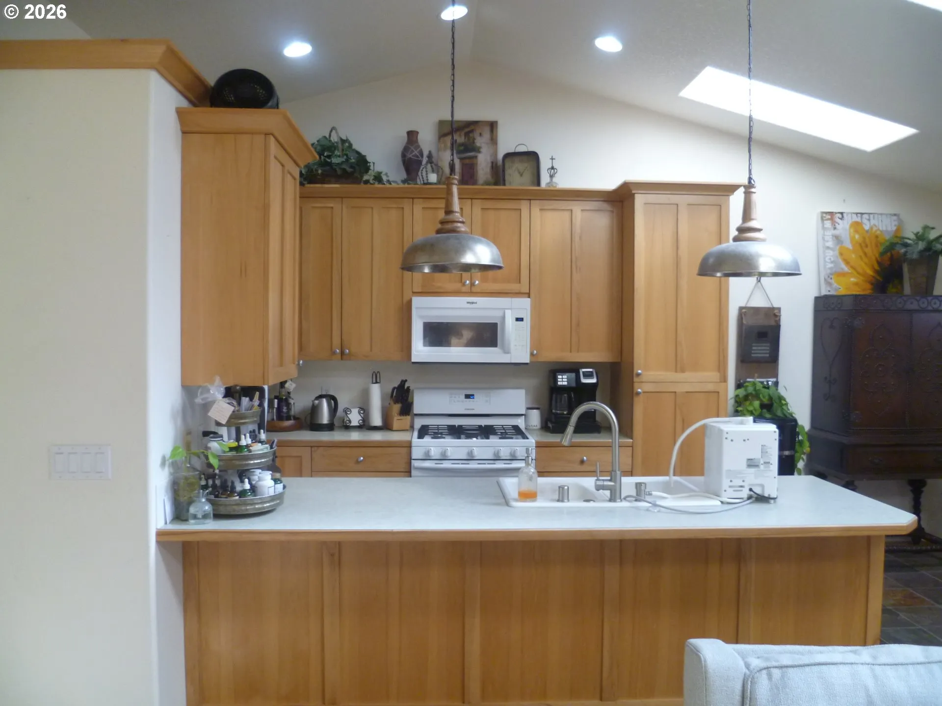 Kitchen-Breakfast Bar