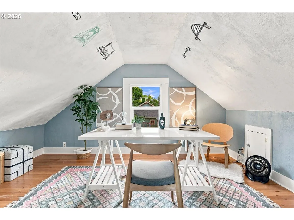 Bonus Room-Upper
