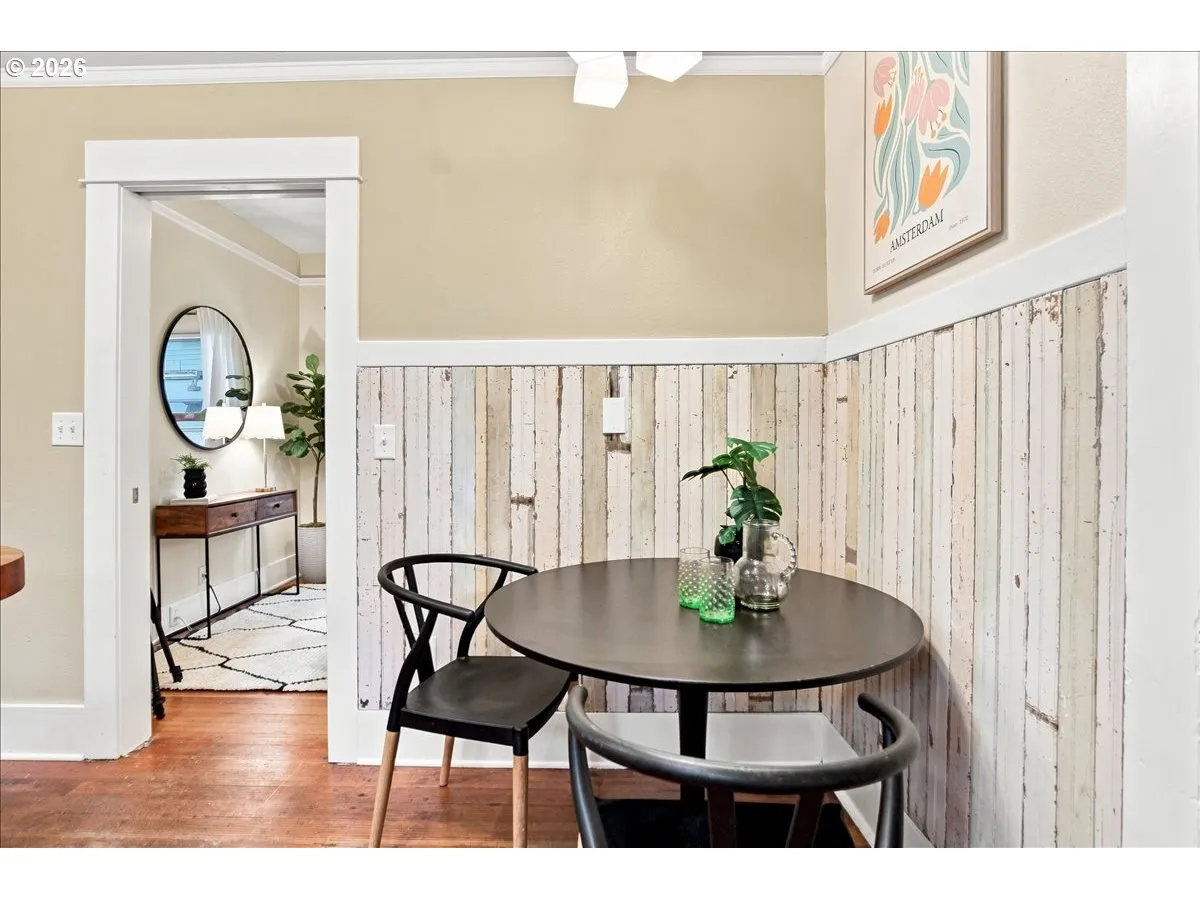 Kitchen-Eating Area