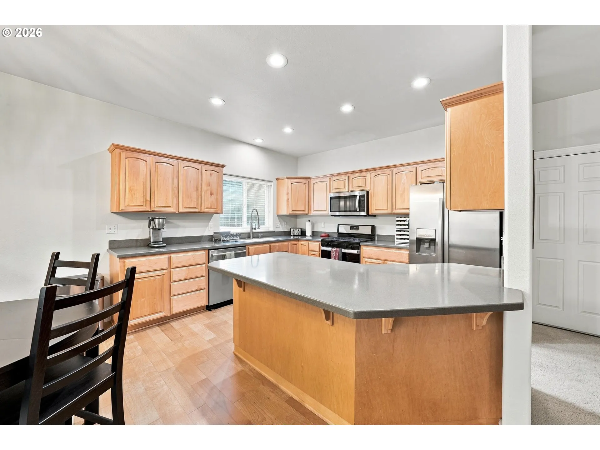 Kitchen-Breakfast Bar