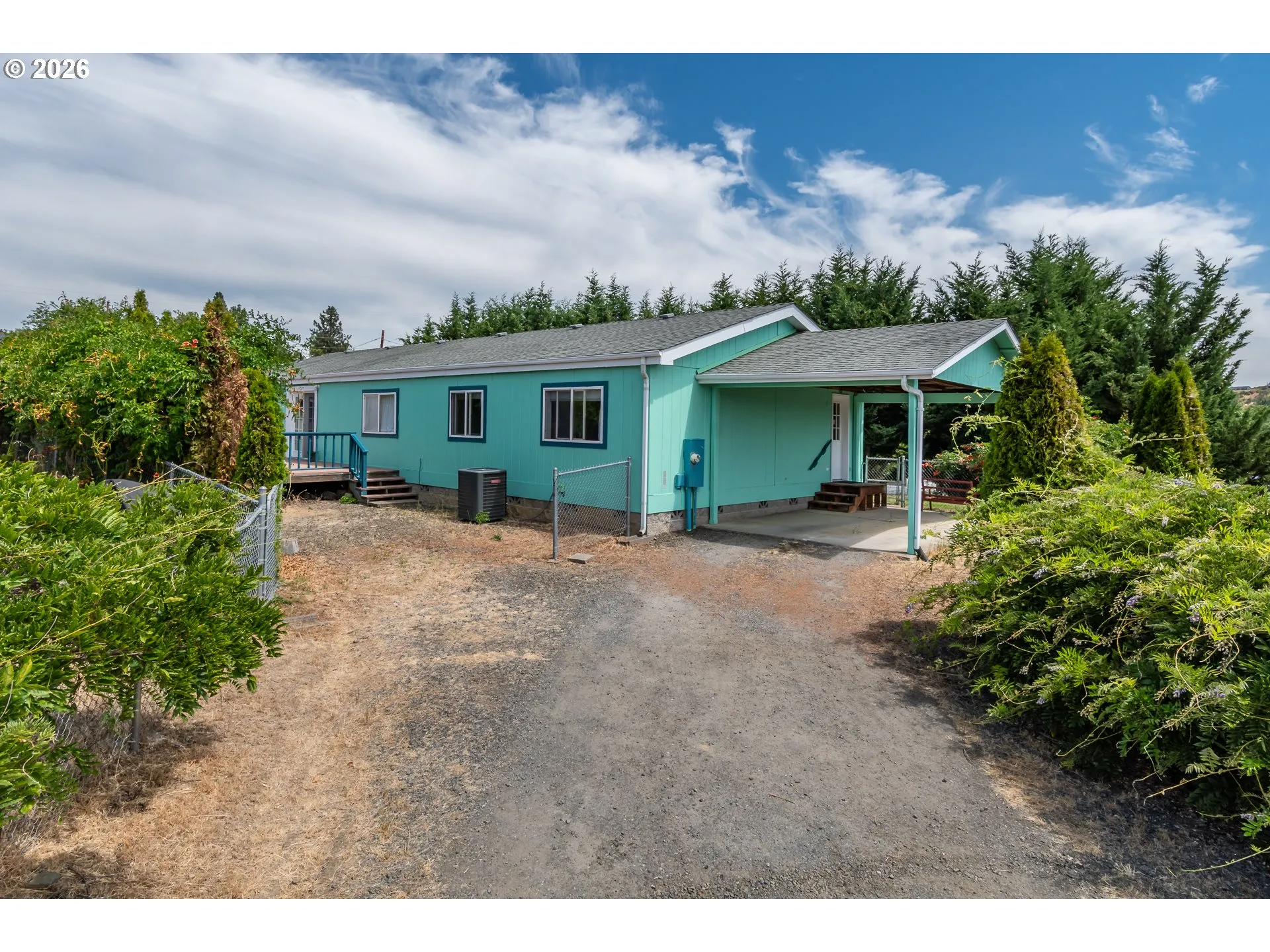 Front Yard-Fenced