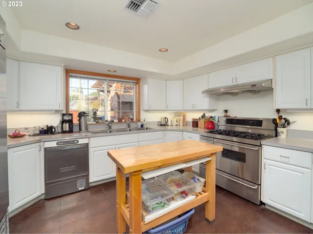 Kitchen-Island