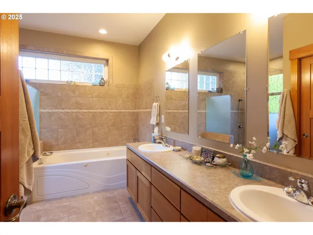 Bathroom, Attached-Double Sinks