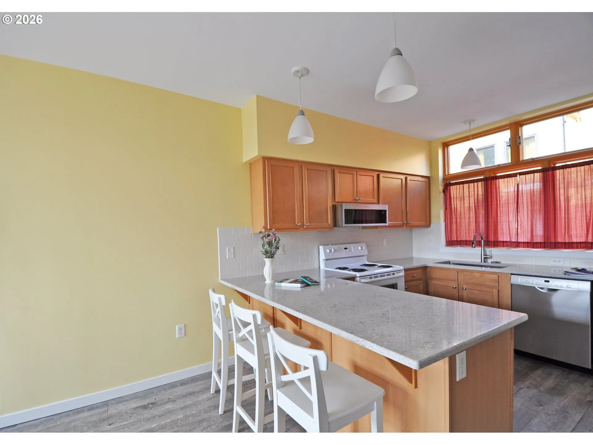 Kitchen-Eating Area