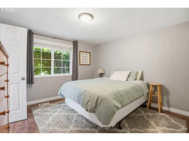 Bedroom, Primary