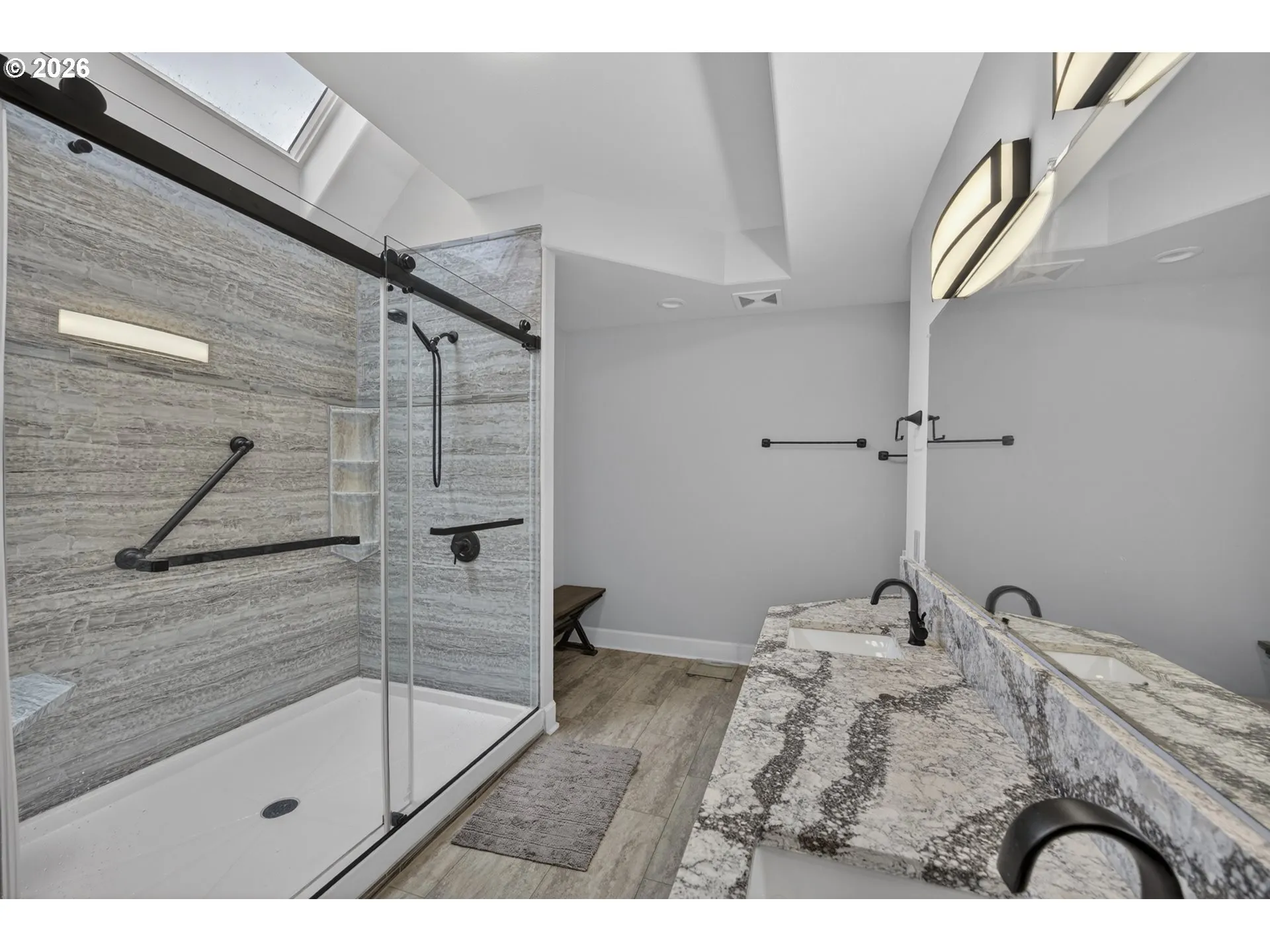 Bedroom, Owner's Suite-Walk-In Closet