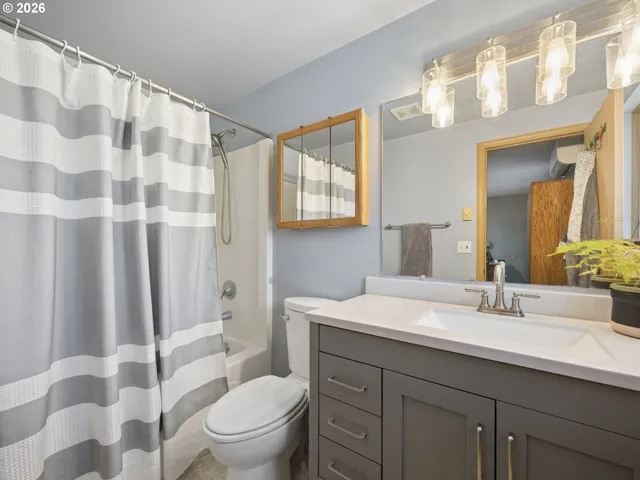 Primary Bedroom-Attached Bathroom