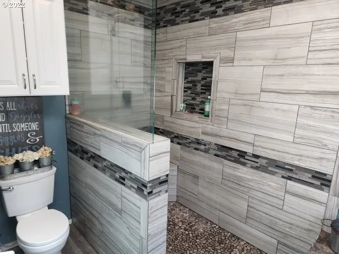 Bathroom-Walk in Shower