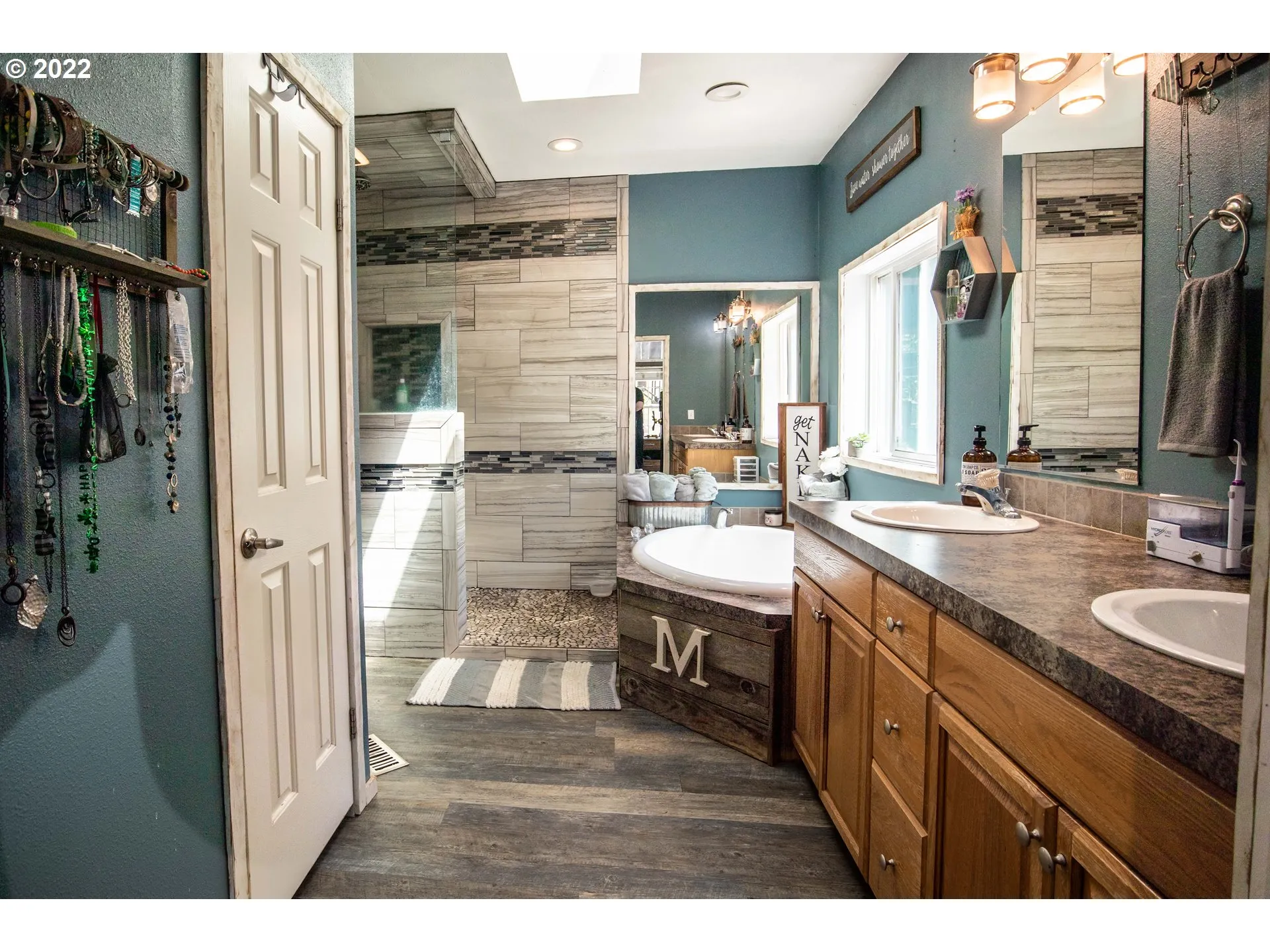 Bathroom-Double Sinks