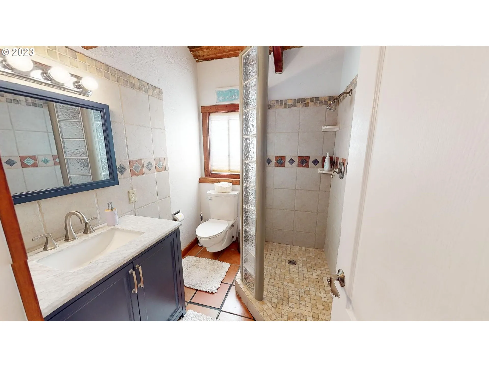 Bathroom-Upper