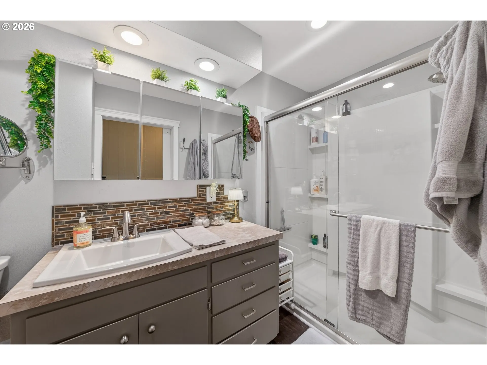 Bathroom-Walk in Shower