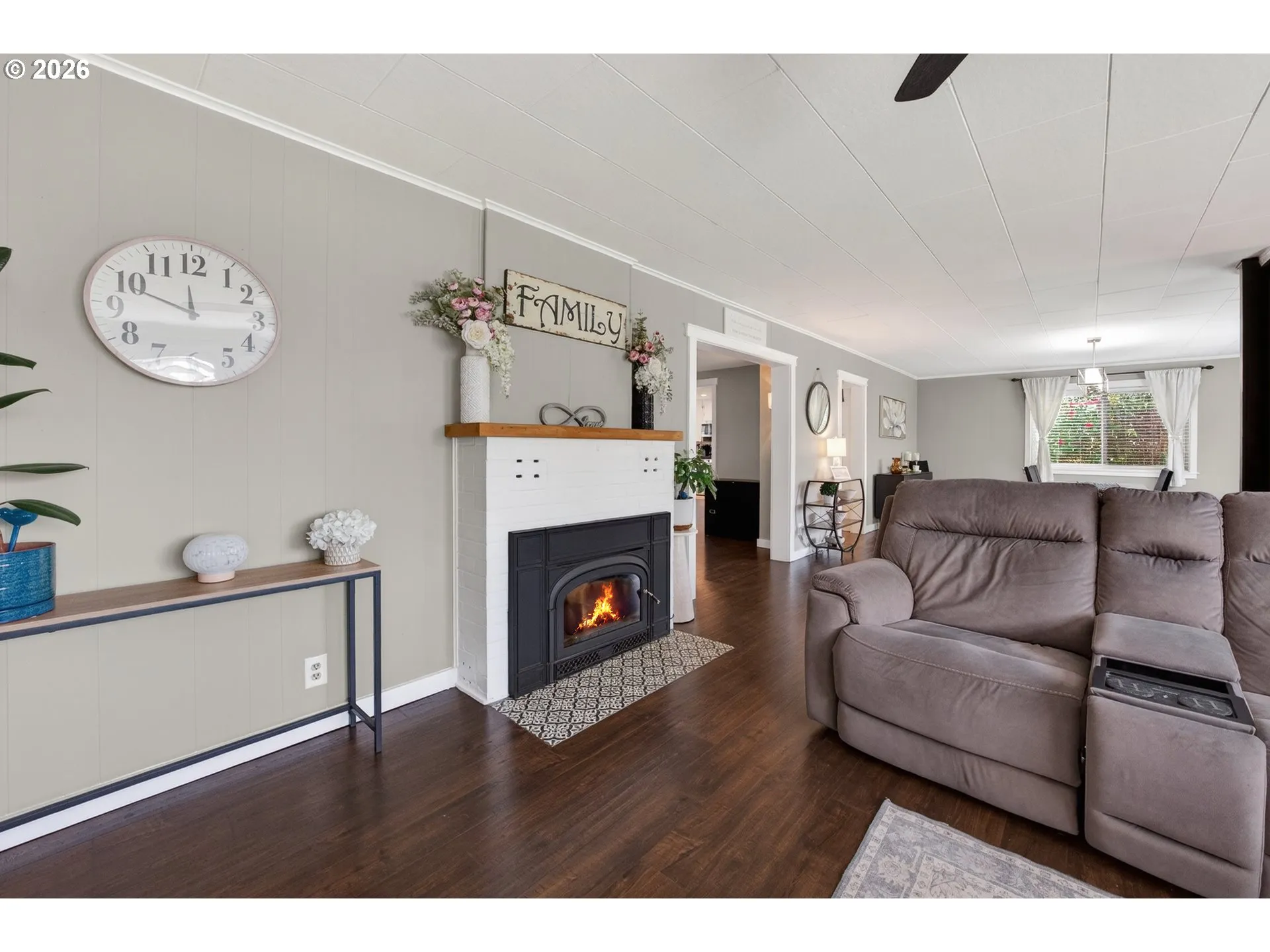 Living Room-Fireplace