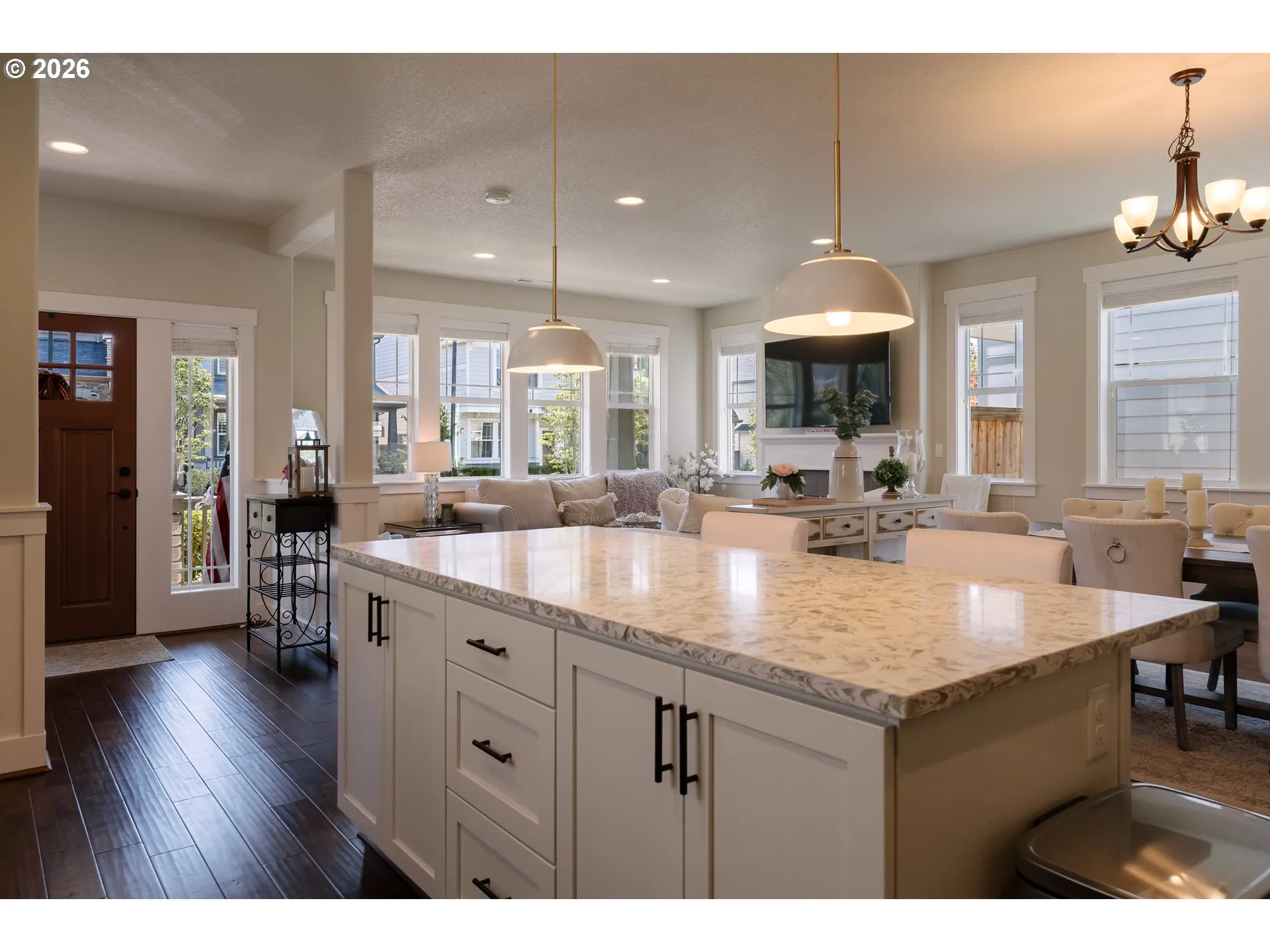 Kitchen/Living Room-Island